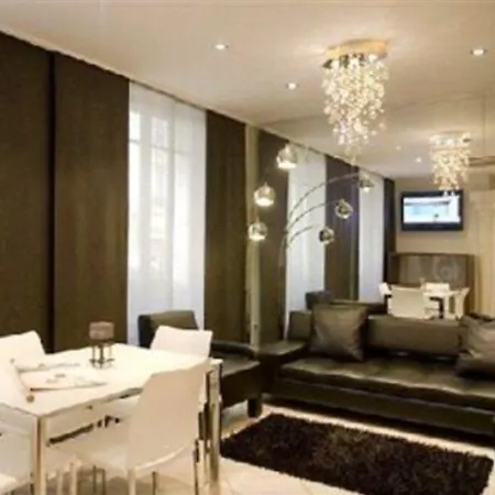 Hotel Nouvel Eiffel 3*