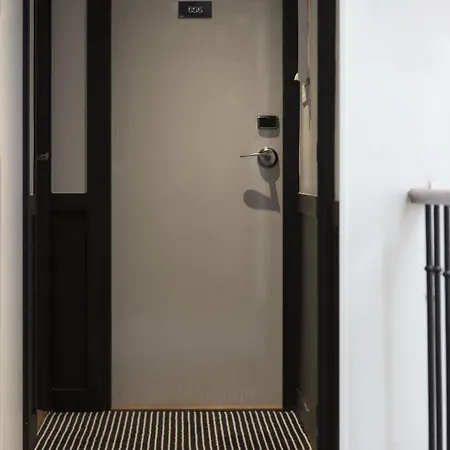 Nouvel Eiffel Hotel 3*