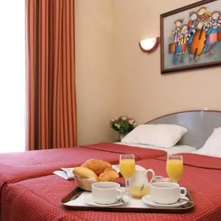 Hotel Nouvel Eiffel 3*