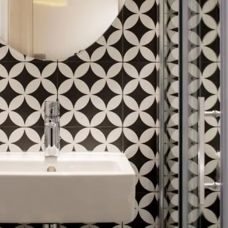 Nouvel Eiffel Hotel 3*