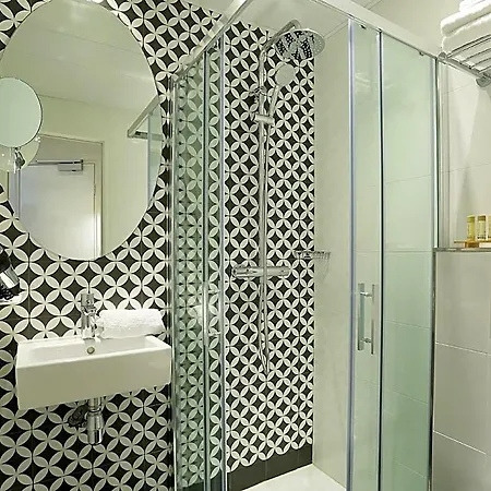 Nouvel Eiffel Hotel Paris