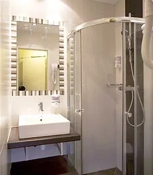 Hotel Nouvel Eiffel 3*