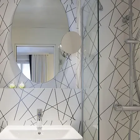 Nouvel Eiffel Hotel 3*