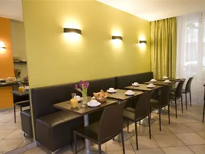 Nouvel Eiffel Hotel 3*