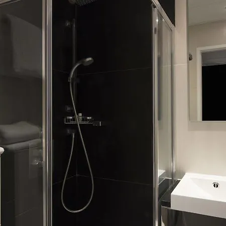 نوفيل إيفل باريس