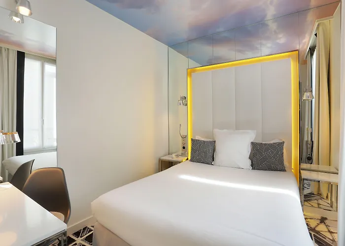 Nouvel Eiffel Otel 3*