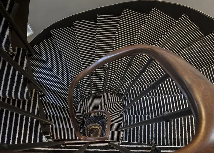 Nouvel Eiffel Hotel 3*