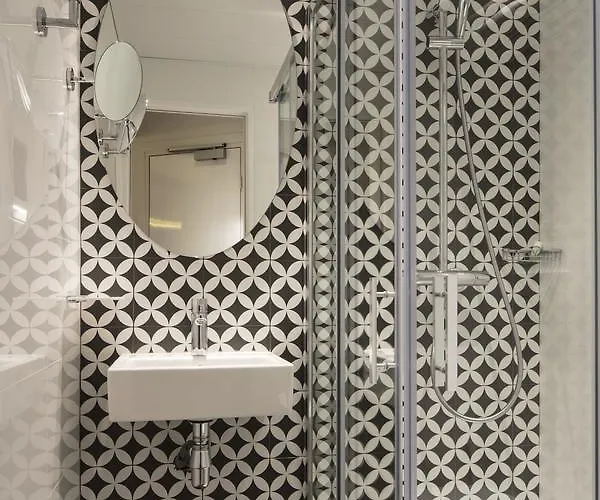 Nouvel Eiffel Hotel París