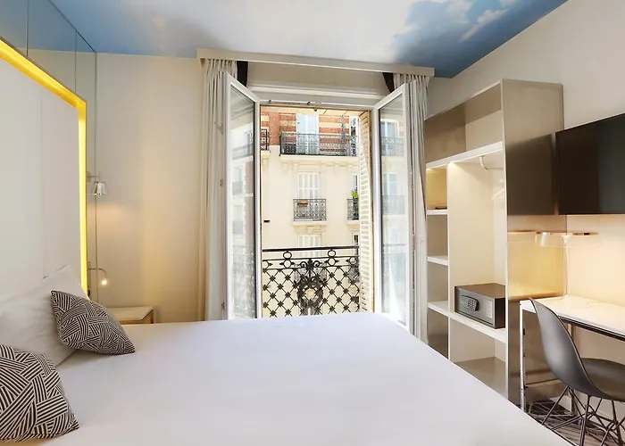 Otel Nouvel Eiffel 3*