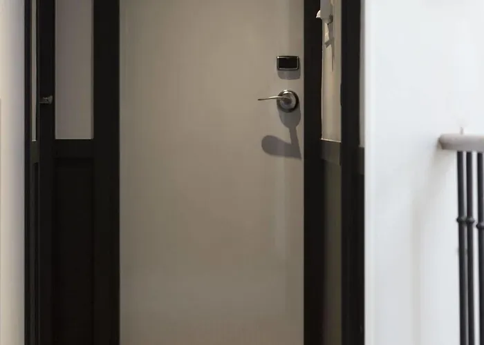 Nouvel Eiffel Otel 3*