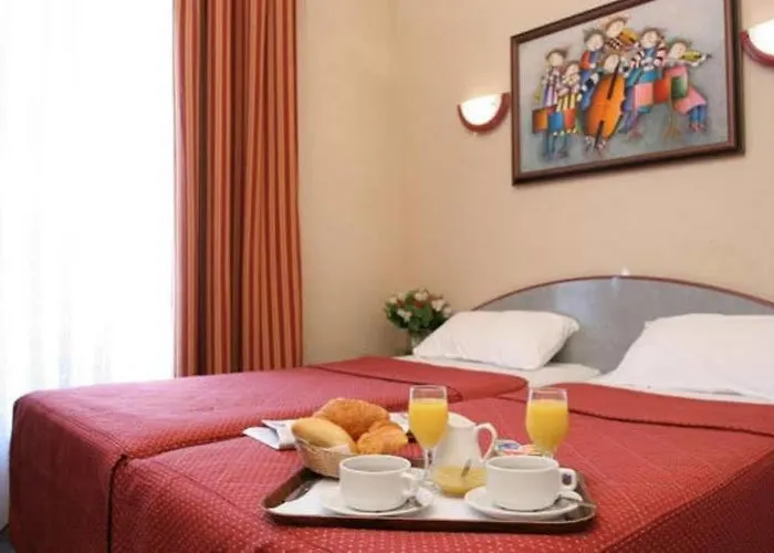 Hotel Nouvel Eiffel 3*