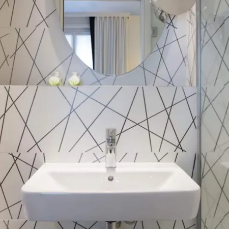 Hotel Nouvel Eiffel 3*