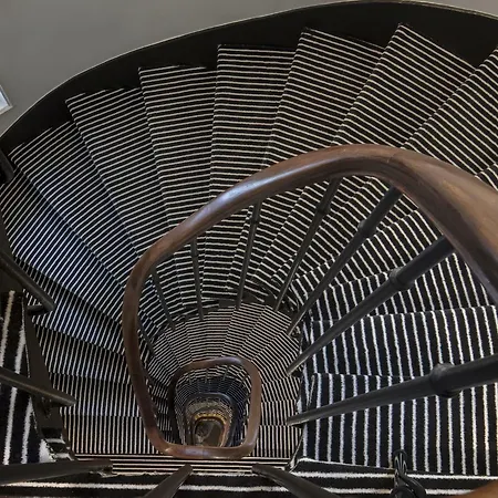 Nouvel Eiffel Hotel 3*