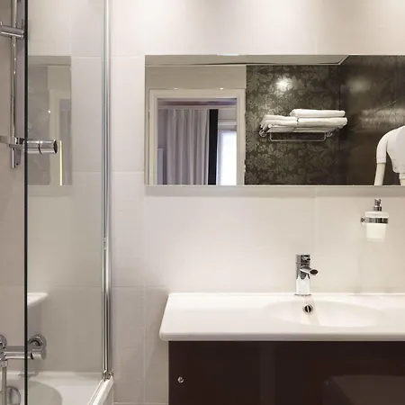 Nouvel Eiffel Hotel 3*