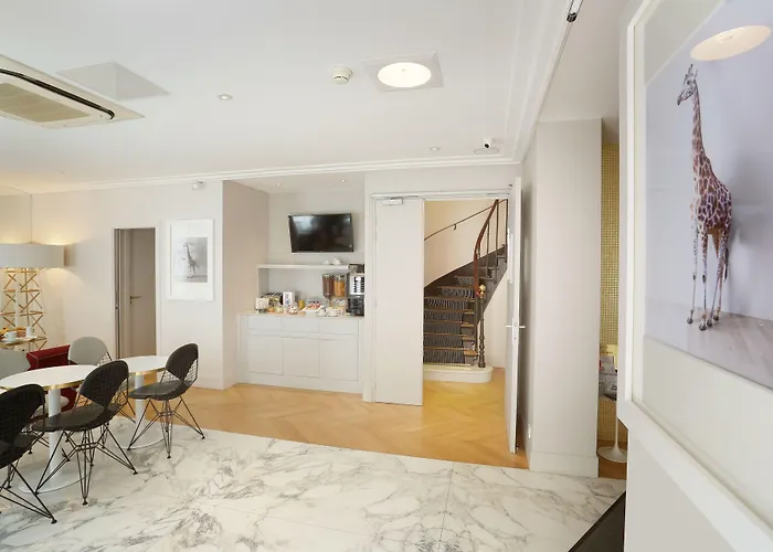 Nouvel Eiffel 3* Parigi