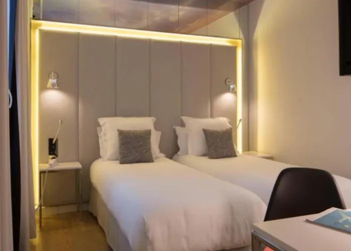 Hotel Nouvel Eiffel 3*